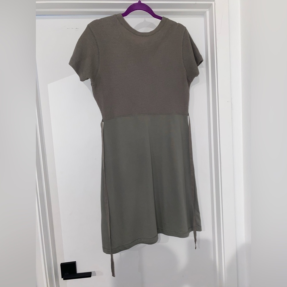 METROPOLITAN New York 10001 Short Sleeve Dress with Waist Tie Size M